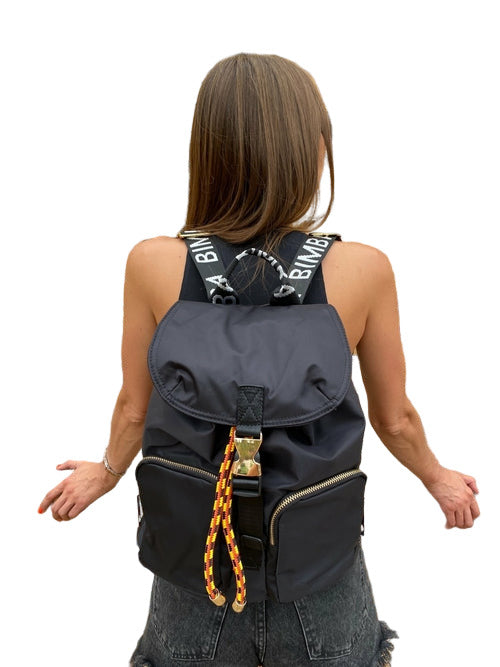 Blå ryggsäck med bälte