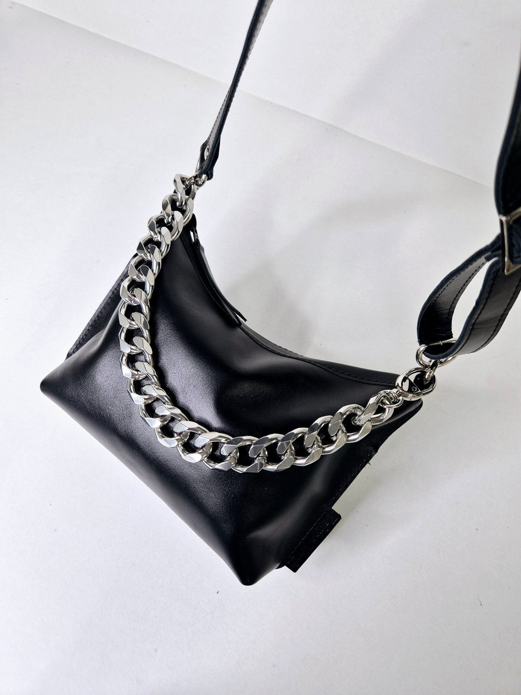 Yumi | Handgjord hobo bag i läder - Kompakt