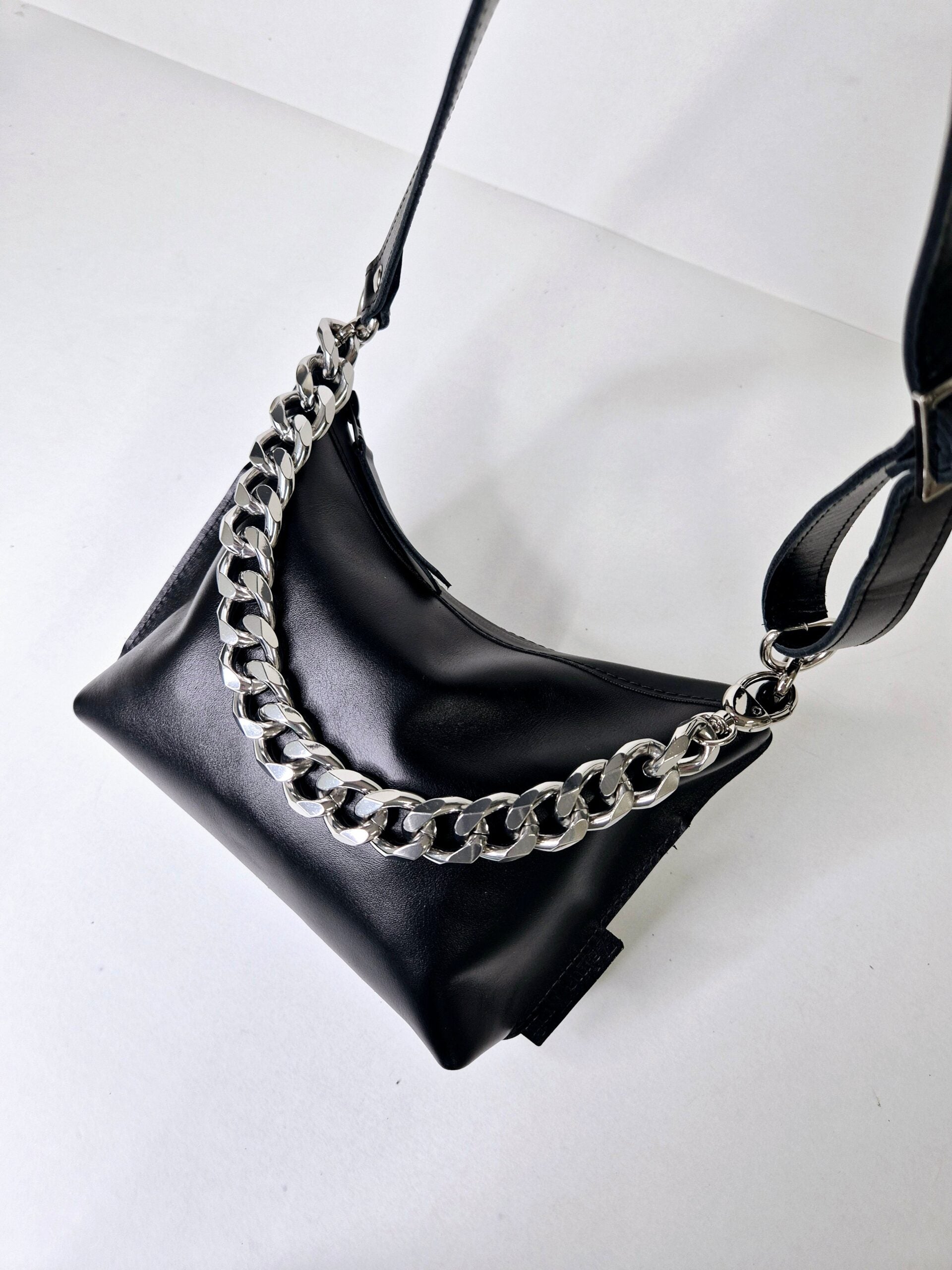 Yumi | Handgjord hobo bag i läder - Kompakt