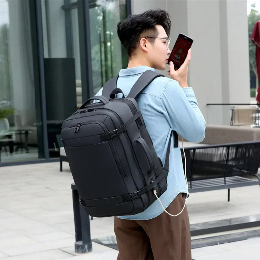 Expandable USB Travel Backpack – Din ultimata resepartner