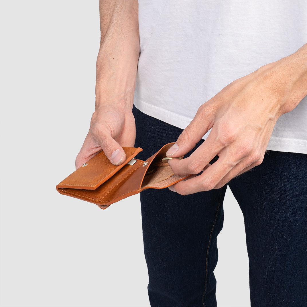 Leather Wallet for AirTag - Mini Trifold-1